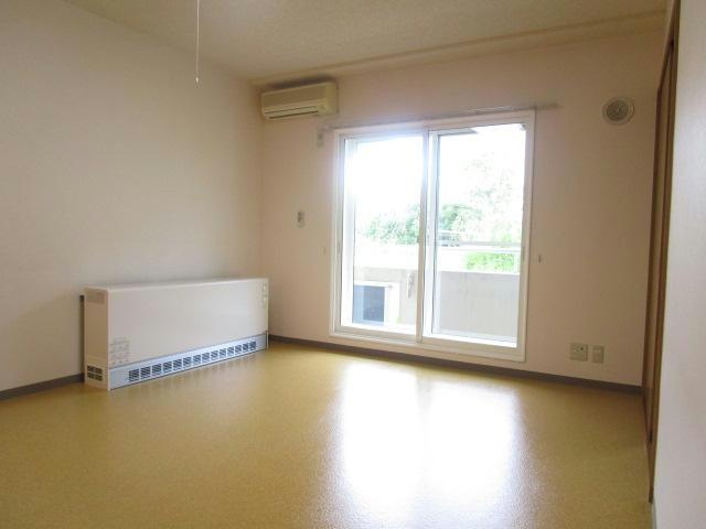 あかつきニュータウンA棟の居間・リビング