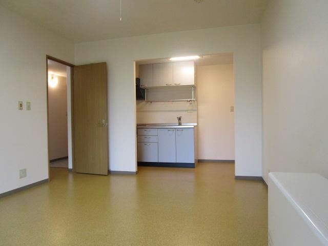 あかつきニュータウンA棟の居間・リビング