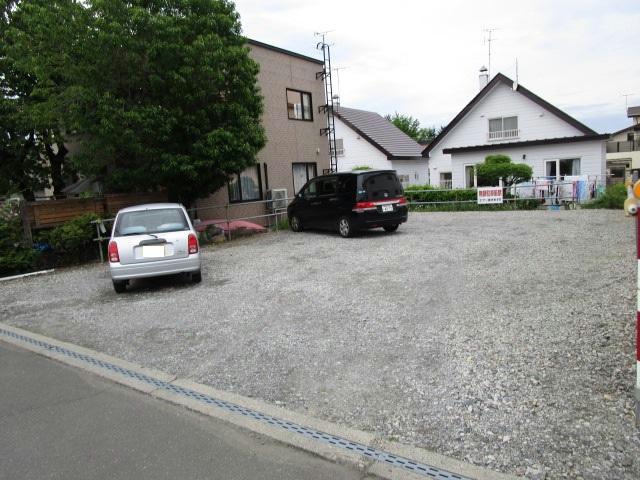ヤングリーブスの駐車場