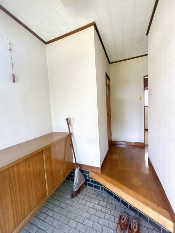 売中古戸建　中央区葵西六丁目の玄関