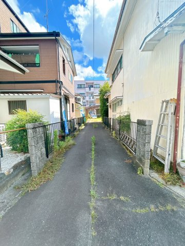 売中古戸建　中央区葵西六丁目の前面道路含む現地写真