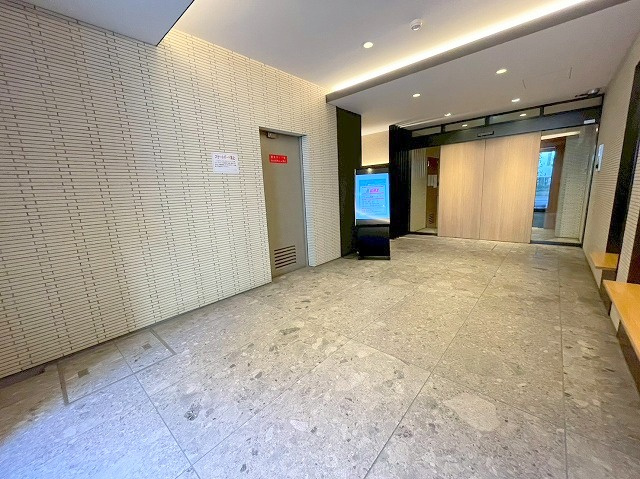 Re-be東三国のロビー