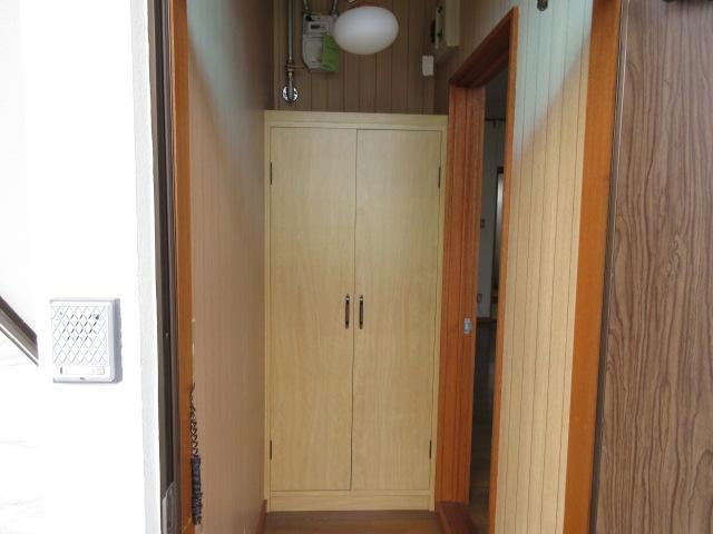 コーポしみずの玄関