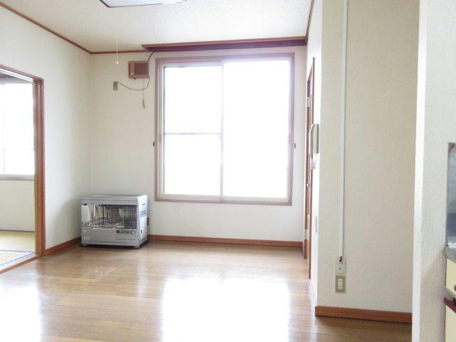 コーポしみずの居間・リビング