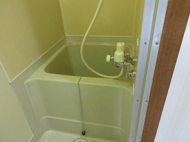 コーポラス魁Aの浴室