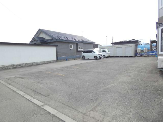 ハイツ5.5の駐車場