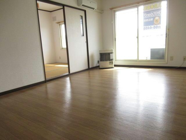 コーポ203の居間・リビング