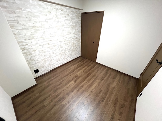 ワコーレロイヤルヒルズの洋室