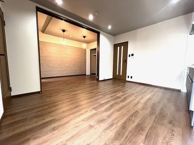 ワコーレロイヤルヒルズの洋室