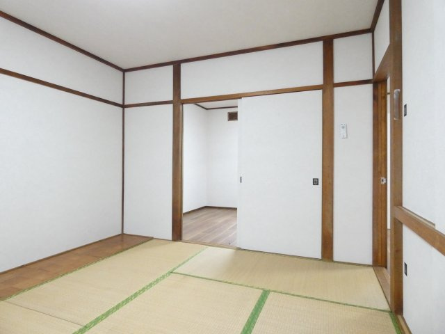 コーポ22条の和室