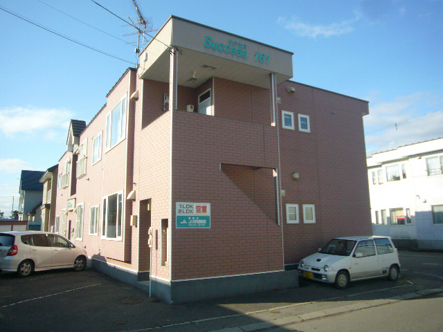 サクセス161の外観