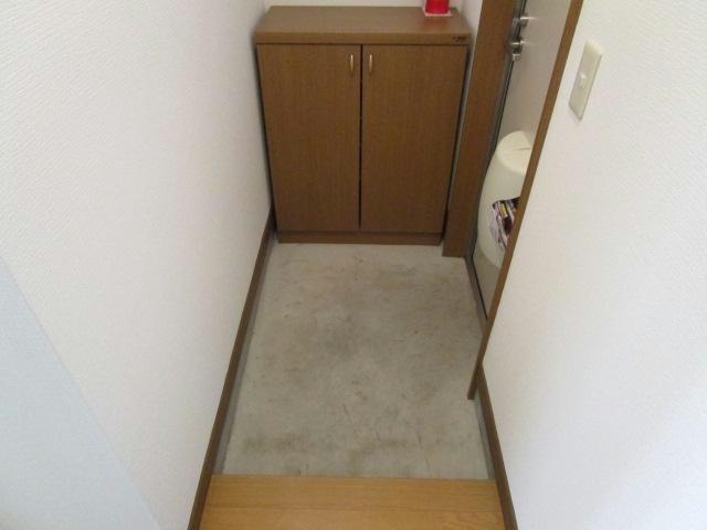 すずらんハイツの玄関