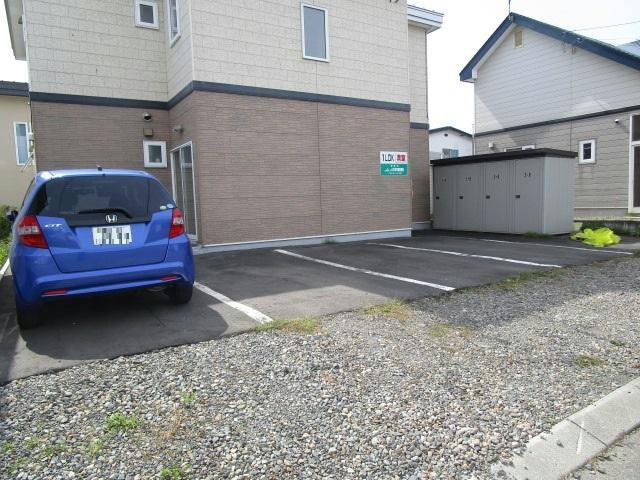 すずらんハイツの駐車場