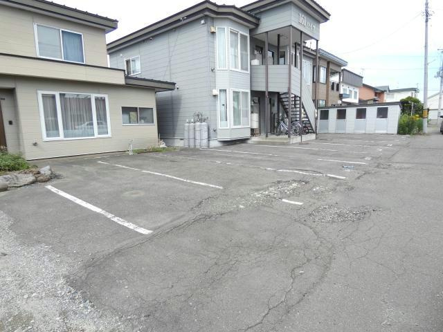 161ハイツの駐車場