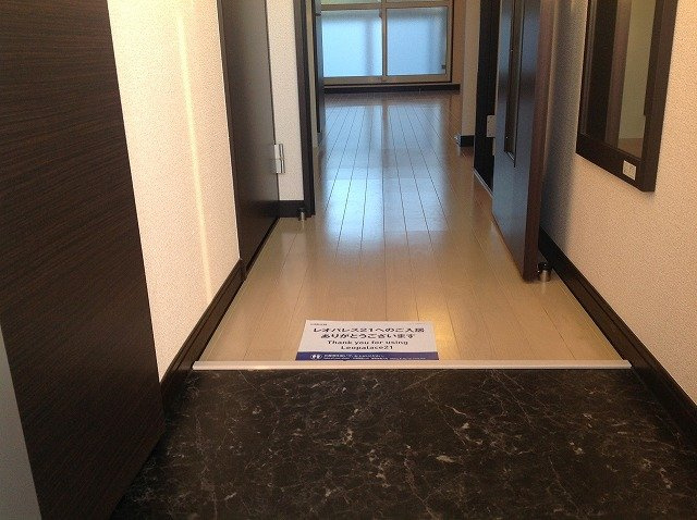 レオネクストホワイトバーチⅡの玄関