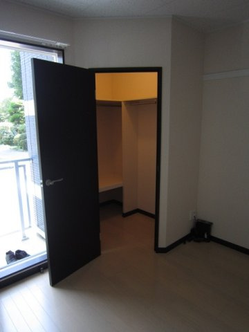 レオネクストホワイトバーチⅡの内装|ウォーキングクローゼット