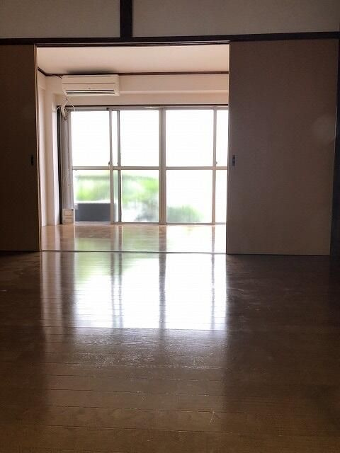 肥土ハウスの居間・リビング