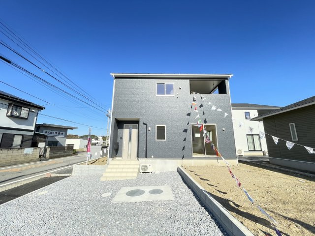 新築戸建・建売　大泉町寄木戸第16　Cradle Garden　全3棟の外観|浴室乾燥機付きで雨の日や花粉の時期でも室内干しができるので安心です！