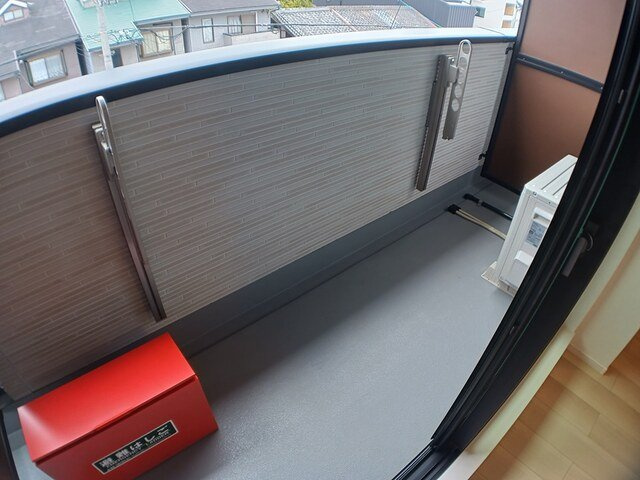 ヒカルサ堺市文珠橋通Ⅰのバルコニー