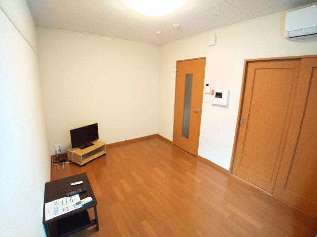 レオパレスカサブランカⅡの寝室|使いやすく機能的なお部屋