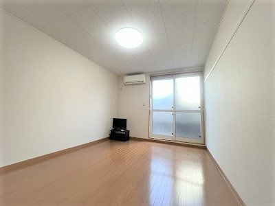 レオパレス北三国丘の居間・リビング