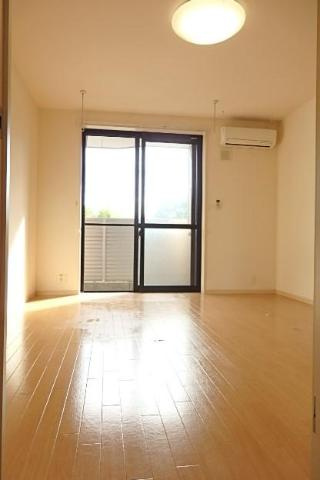 グレイシャスの内装|洋室