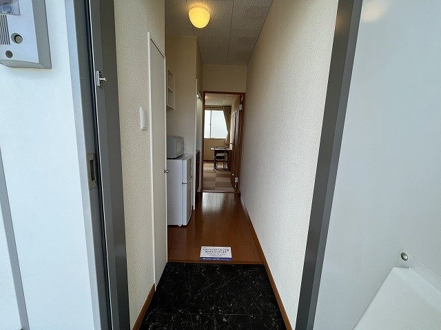 レオパレス磯上Ⅵの玄関