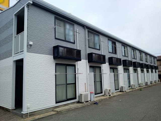 レオパレスコスモス