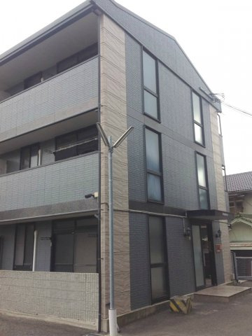 レオパレス中井町２の外観