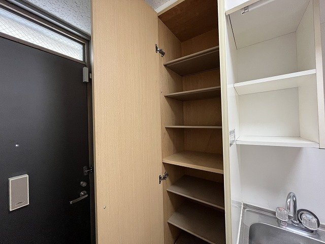 レオパレス中井町２の内装