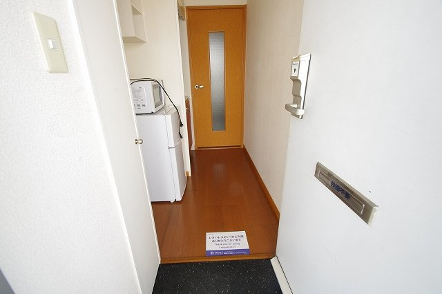 レオパレスＣｏｚｚｙＣｏｒｔの玄関