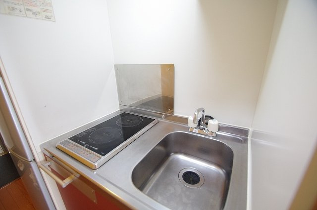 レオパレスＣｏｚｚｙＣｏｒｔのキッチン