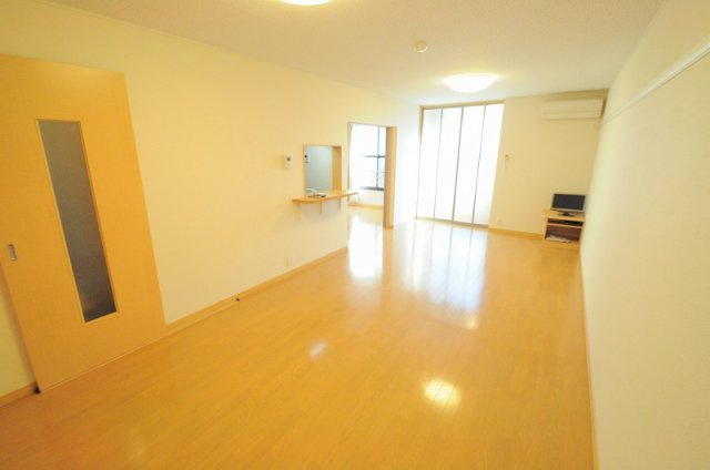 レオパレスステイシャイニィ岡の寝室