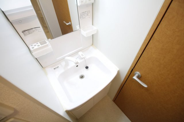 レオパレスステイシャイニィ岡の内装|独立洗面台