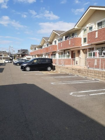 シェ　モア　Ⅰの駐車場