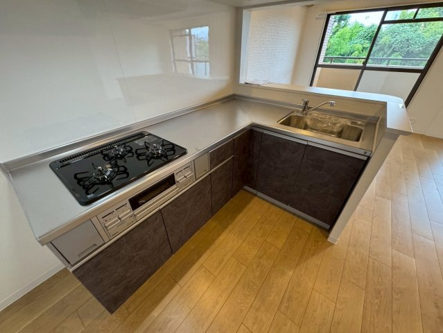 ロイヤルヒルズ待兼山のキッチン