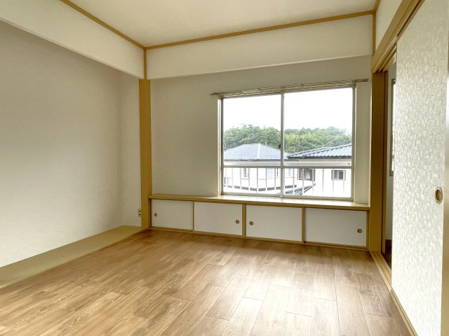 広々敷地の永田戸建の洋室