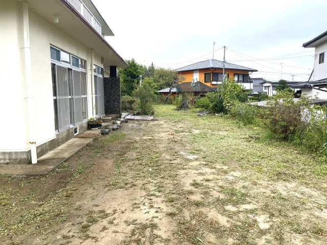 広々敷地の永田戸建の庭