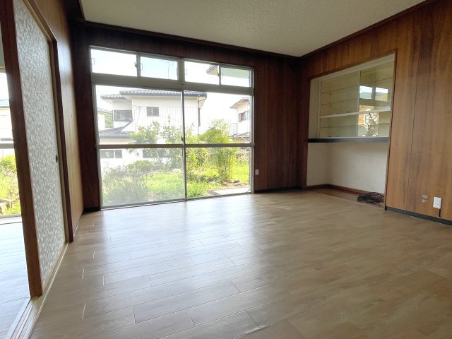 広々敷地の永田戸建の居間・リビング