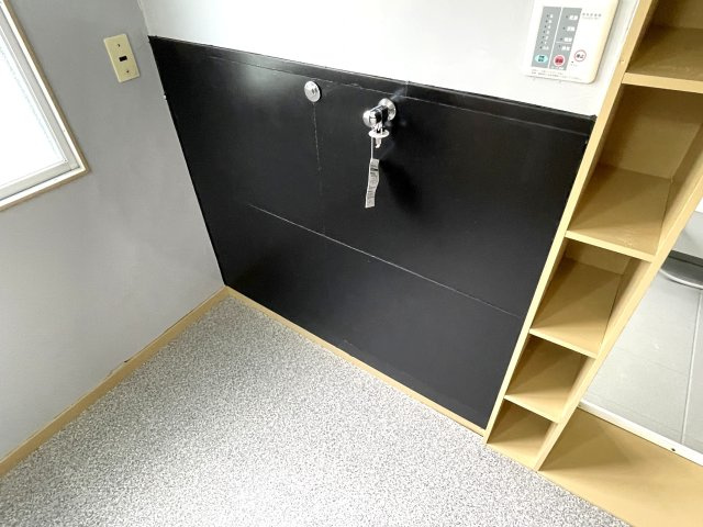 広々敷地の永田戸建の洗面所|室内洗濯機置き場