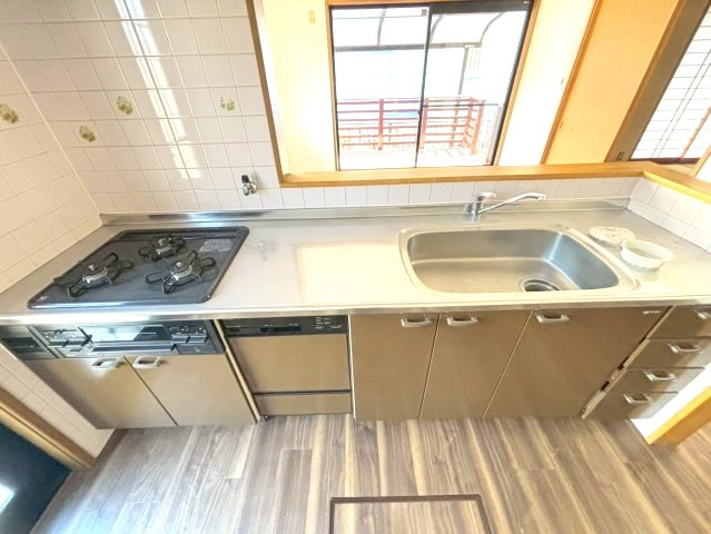 河南町さくら坂戸建のキッチン