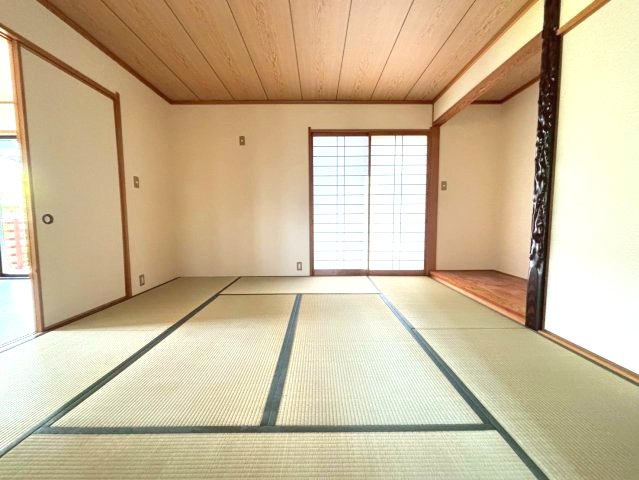 河南町さくら坂戸建の和室