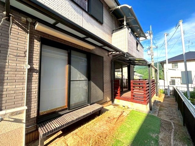 河南町さくら坂戸建の庭