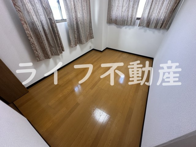 カーサ山野の洋室