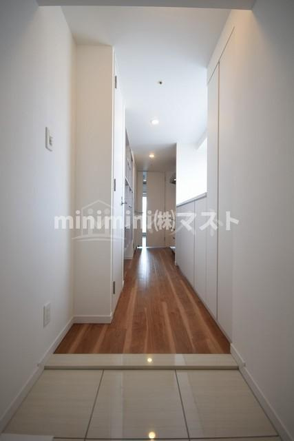 アンビエンテ四ツ橋の玄関