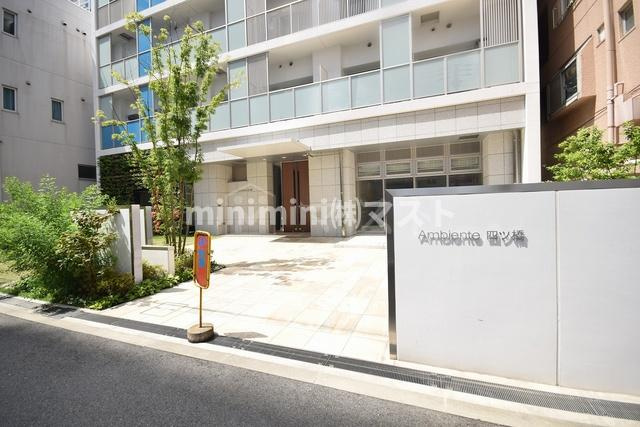 アンビエンテ四ツ橋のエントランス