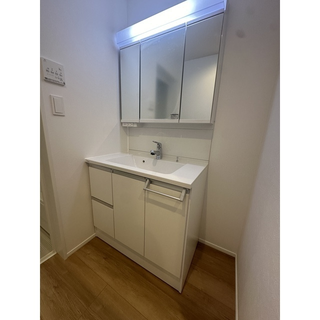 Kolet南鳩ヶ谷#13の独立洗面台|★３面鏡付き独立洗面台★