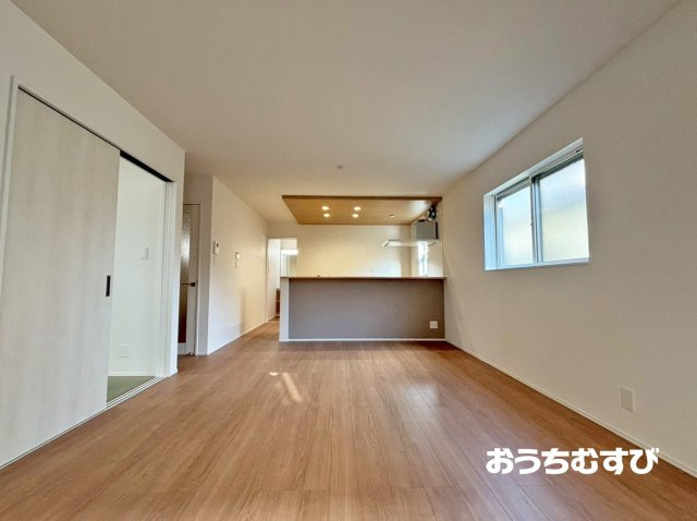 尾張旭市南新町中畑第1(全1棟)の居間・リビング