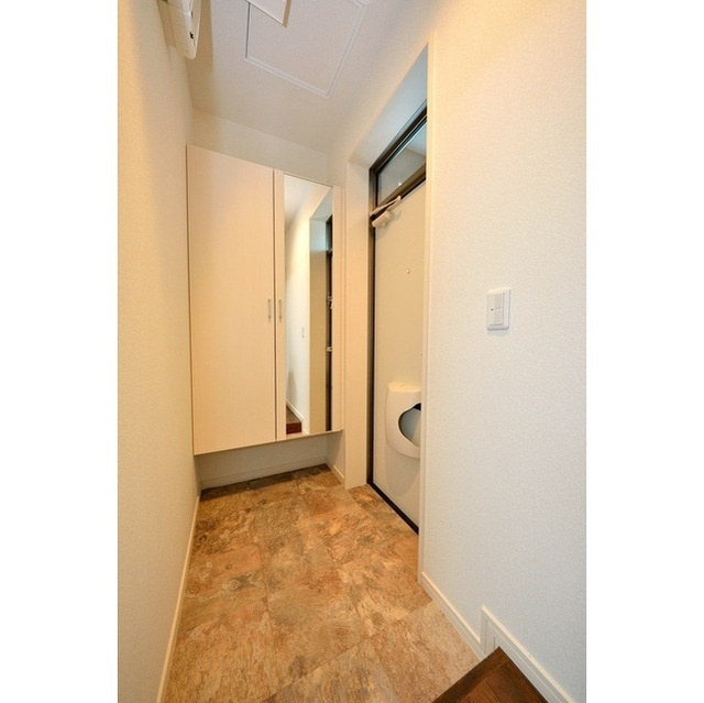 カストラムの玄関