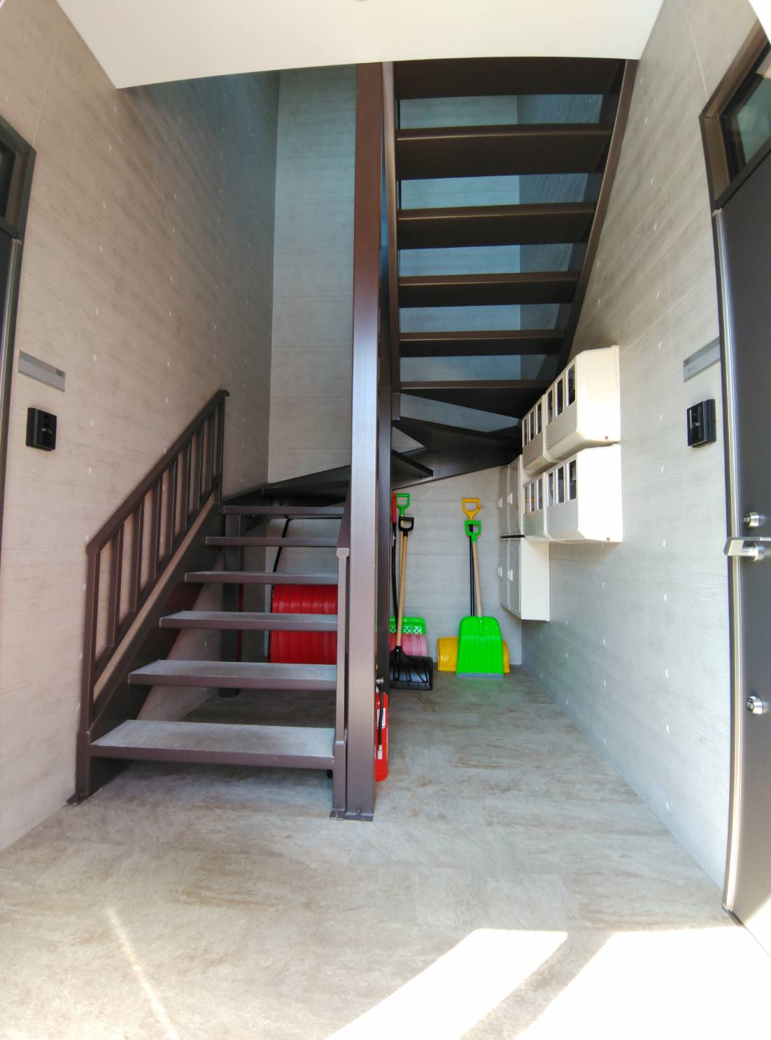 カストラムのロビー